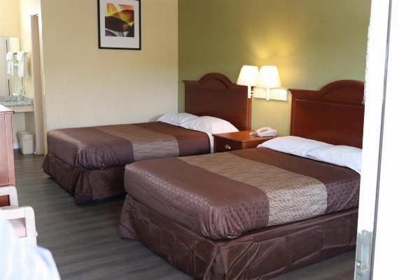 Woodstream Inn image 23