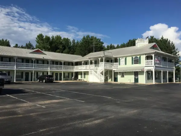 Woodstream Inn 4